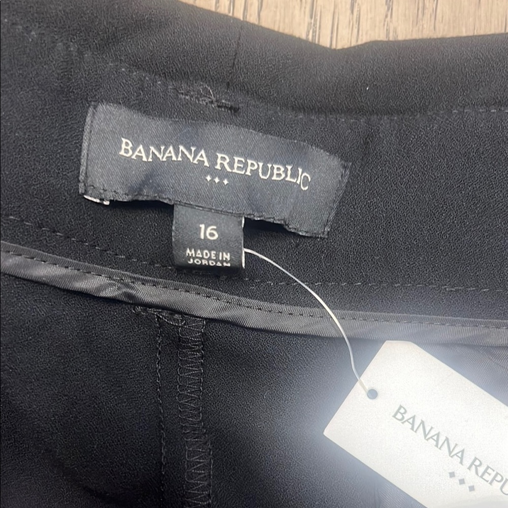 Banana Republic High Waist Black Shorts - Picture 2 of 4